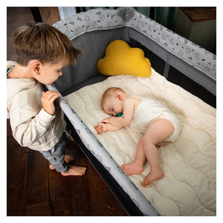 Hauck Sleep N Play Center Stars- Travel Cot & Playpen