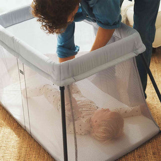 BabyBjörn Travel Cot Light – Silver