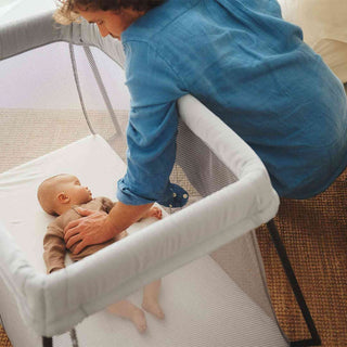 BabyBjörn Travel Cot Light – Silver
