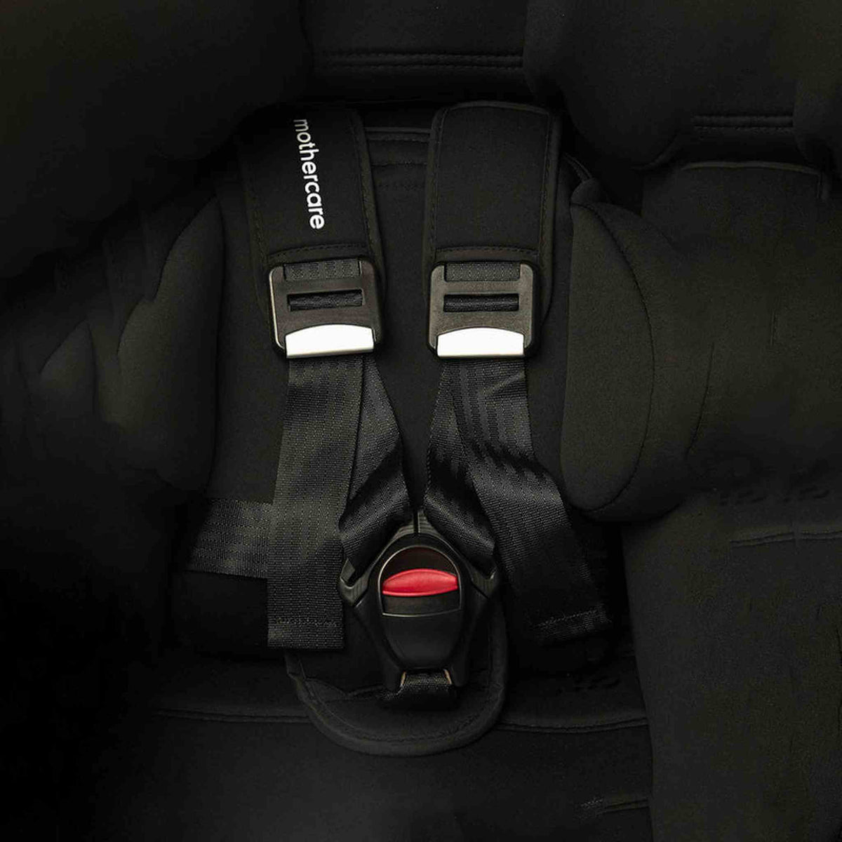 Mothercare Adelaide i-Size Car Seat R129 for 40-105 cm Black – harness close-up